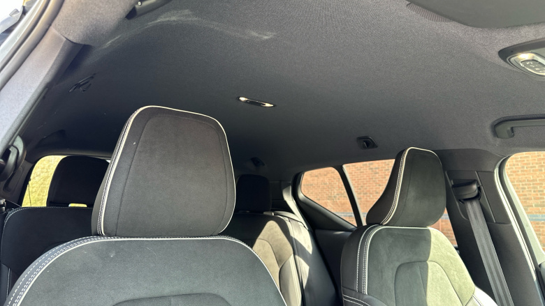 Volvo Xc40 2.0 B4P R DESIGN Pro 5dr Auto Petrol Estate